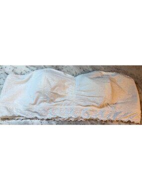 TORRID White Bandeau Strapless Padded Lace Size 4 No Wire